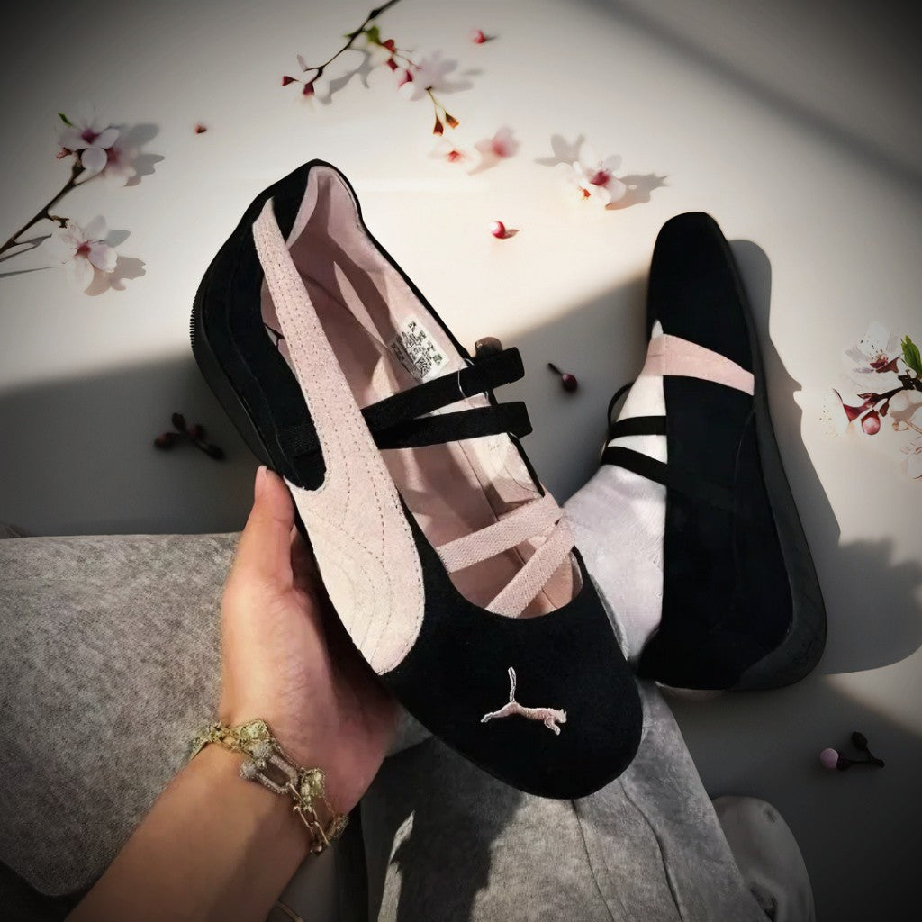 Sports shoes (sneakers)